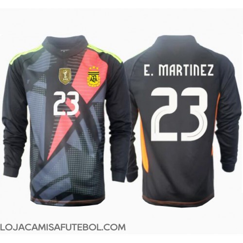 Camisa de Futebol Argentina Emiliano Martinez #23 Goleiro Equipamento Principal Copa America 2024 Manga Comprida